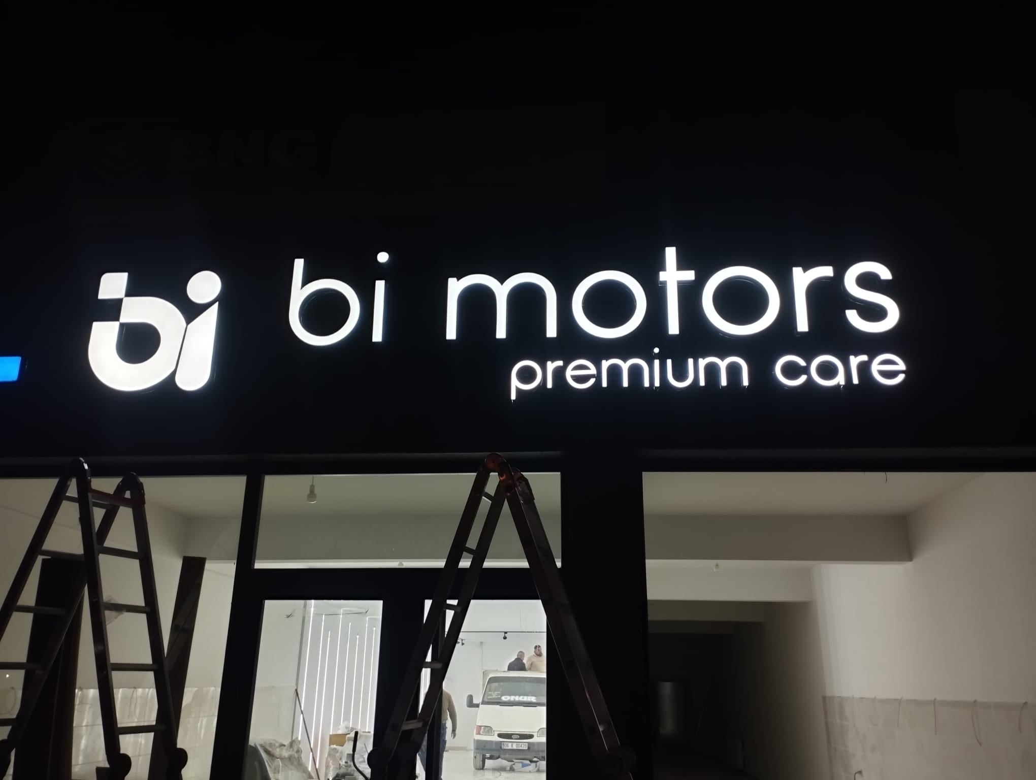 3D Acrylic LED Sign | Custom Illuminated Business Sign | Modern Lighted Sign - SIGNATUREL LLC